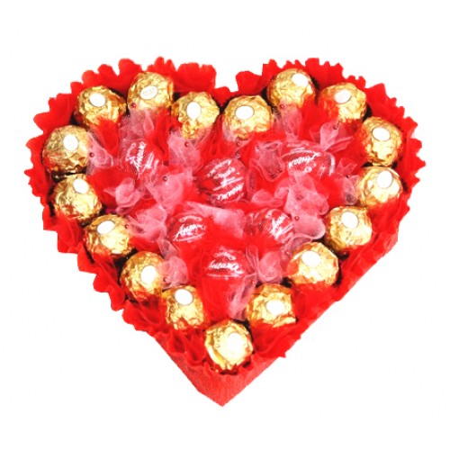 Подарък за Свети Валентин - сърце от шоколадови бонбони